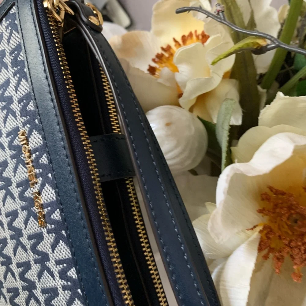 NWOT Michael Kors Jet Set Double Zip wallet Navy Multi Adele - Picture 3 of 8